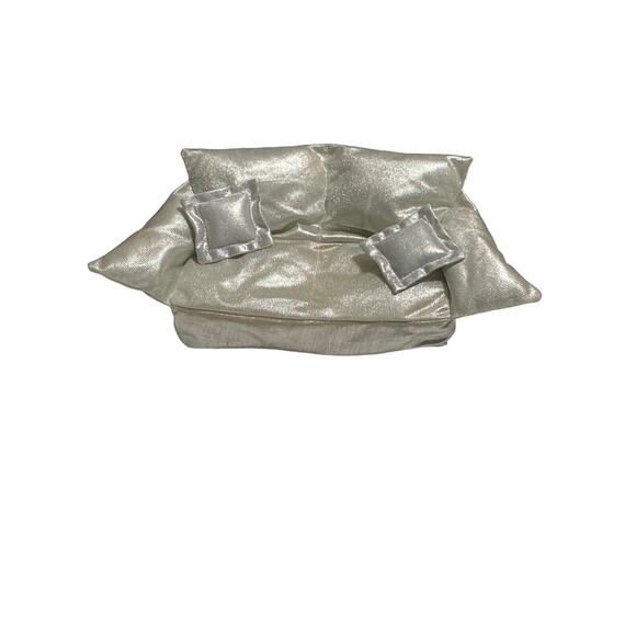 Vintage Polyfect Toys Silver Fabric Couch For Fashion Dolls Made in Hong Kong - Picture 1 of 10